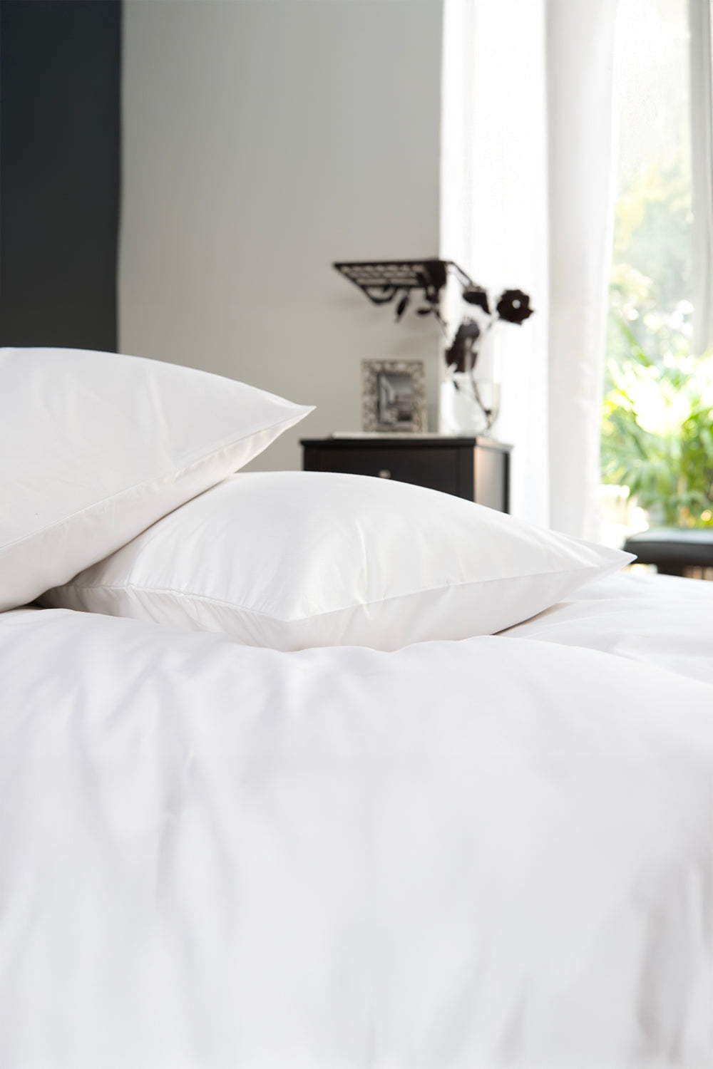 Hadrian’s Wall White Fitted Sheet – 230 Thread Count Cotton Sateen – 38cm Deep