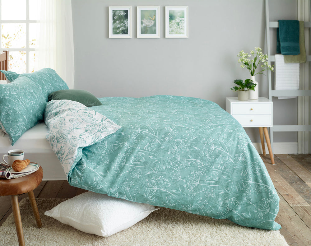Cows Parsley Reversible Easy Care Duvet Set
