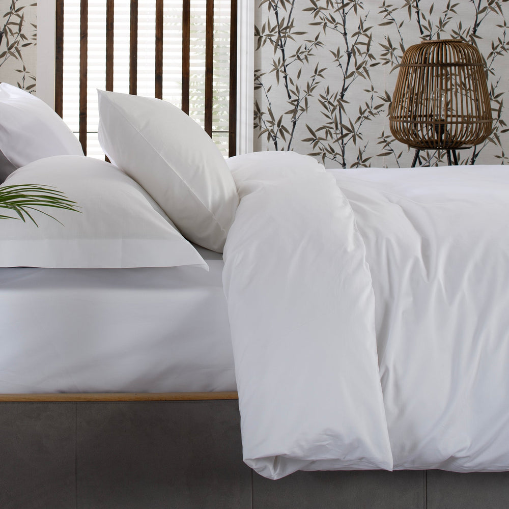 Hadrian’s Wall White Fitted Sheet – 230 Thread Count Cotton Sateen – 38cm Deep